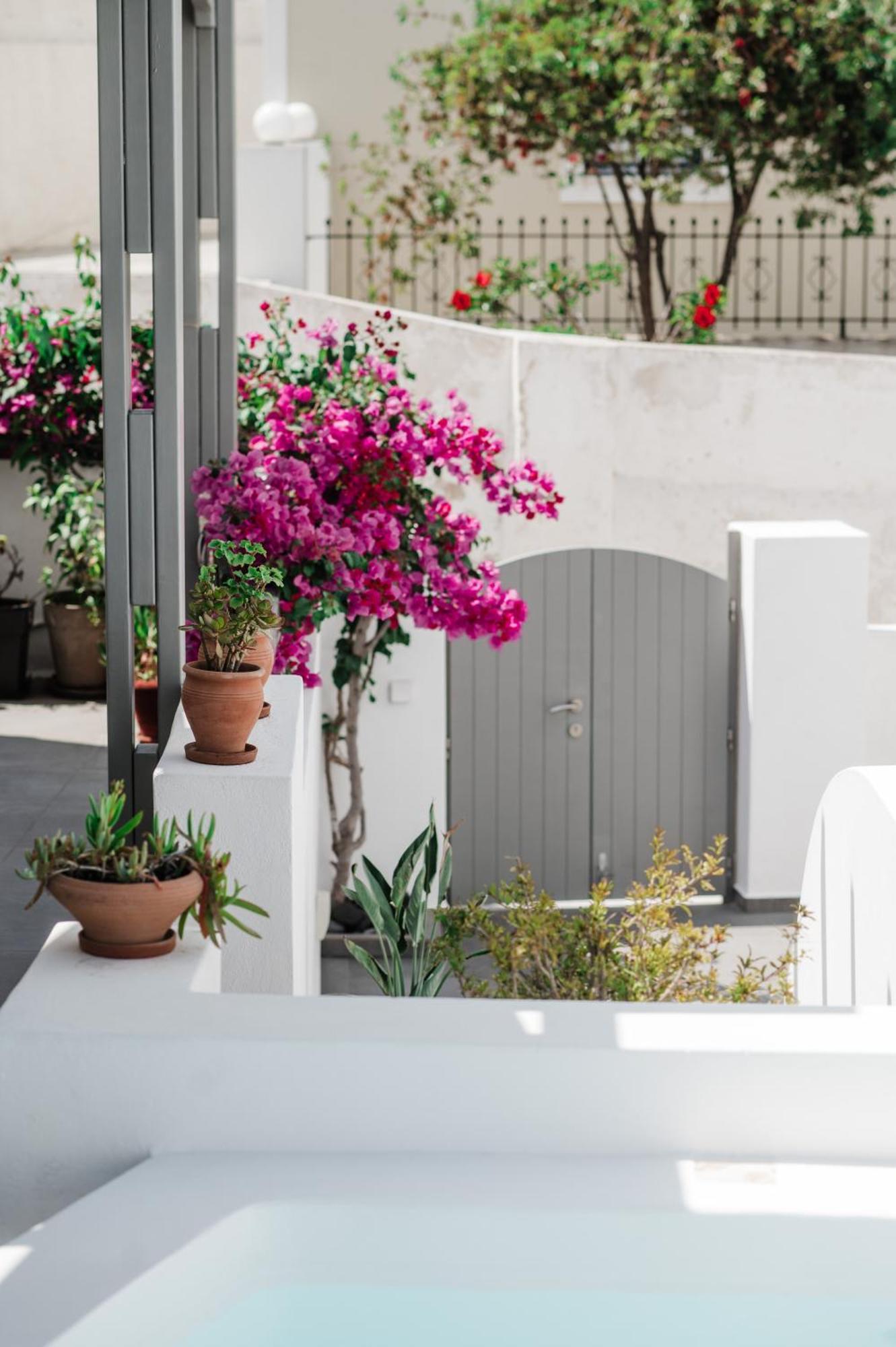 Amphitrite Suites Santorini Vothon ภายนอก รูปภาพ